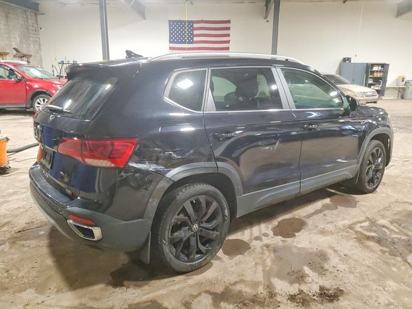 2023 VOLKSWAGEN TAOS SE w/Sunroof Pkg.