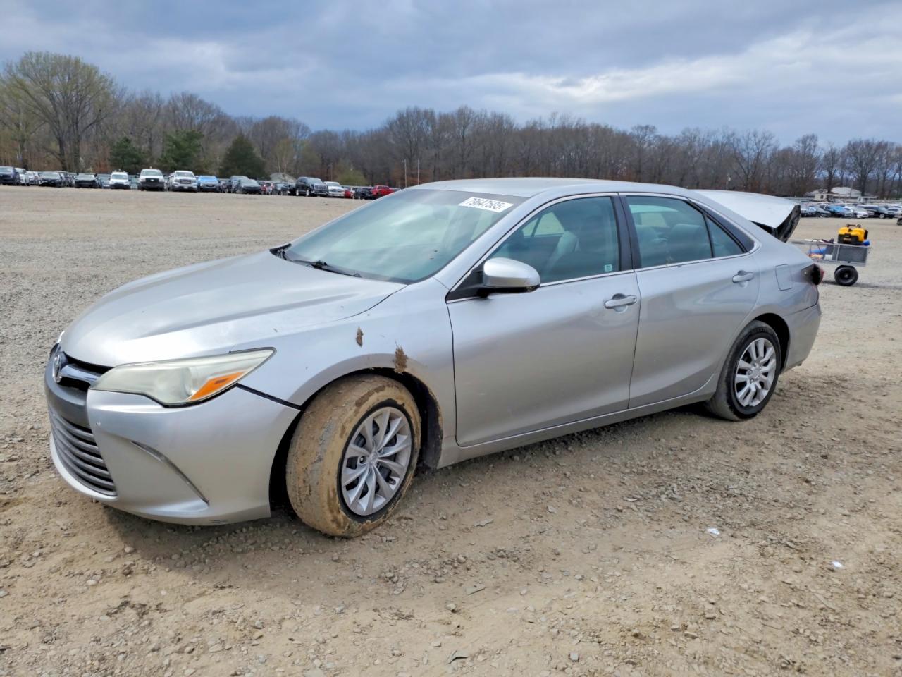 2015 TOYOTA CAMRY — Front 3/4