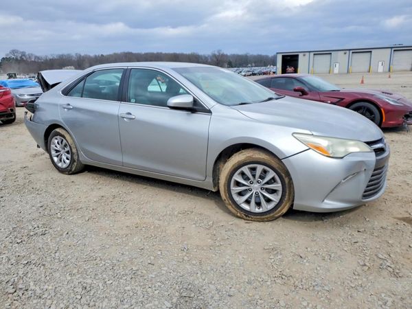 2015 TOYOTA CAMRY — Passenger 3/4