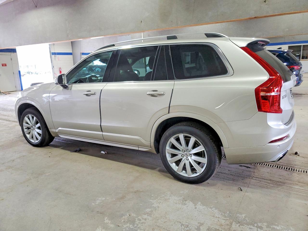 2016 VOLVO XC90 SV42 Momentum