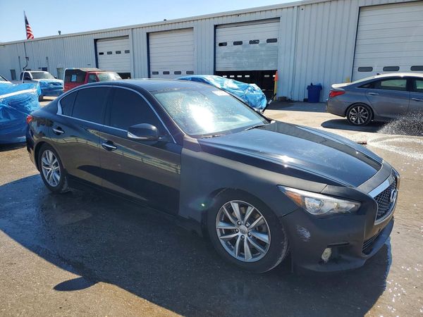 2015 INFINITI Q50