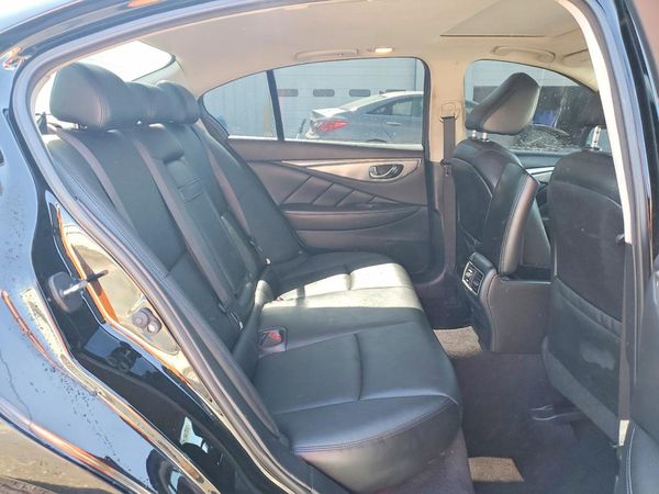 2015 INFINITI Q50