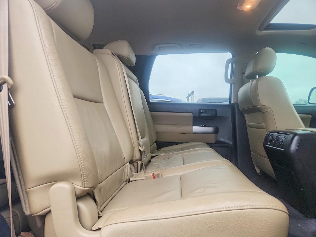 2018 TOYOTA SEQUOIA SR5/TRD Sport