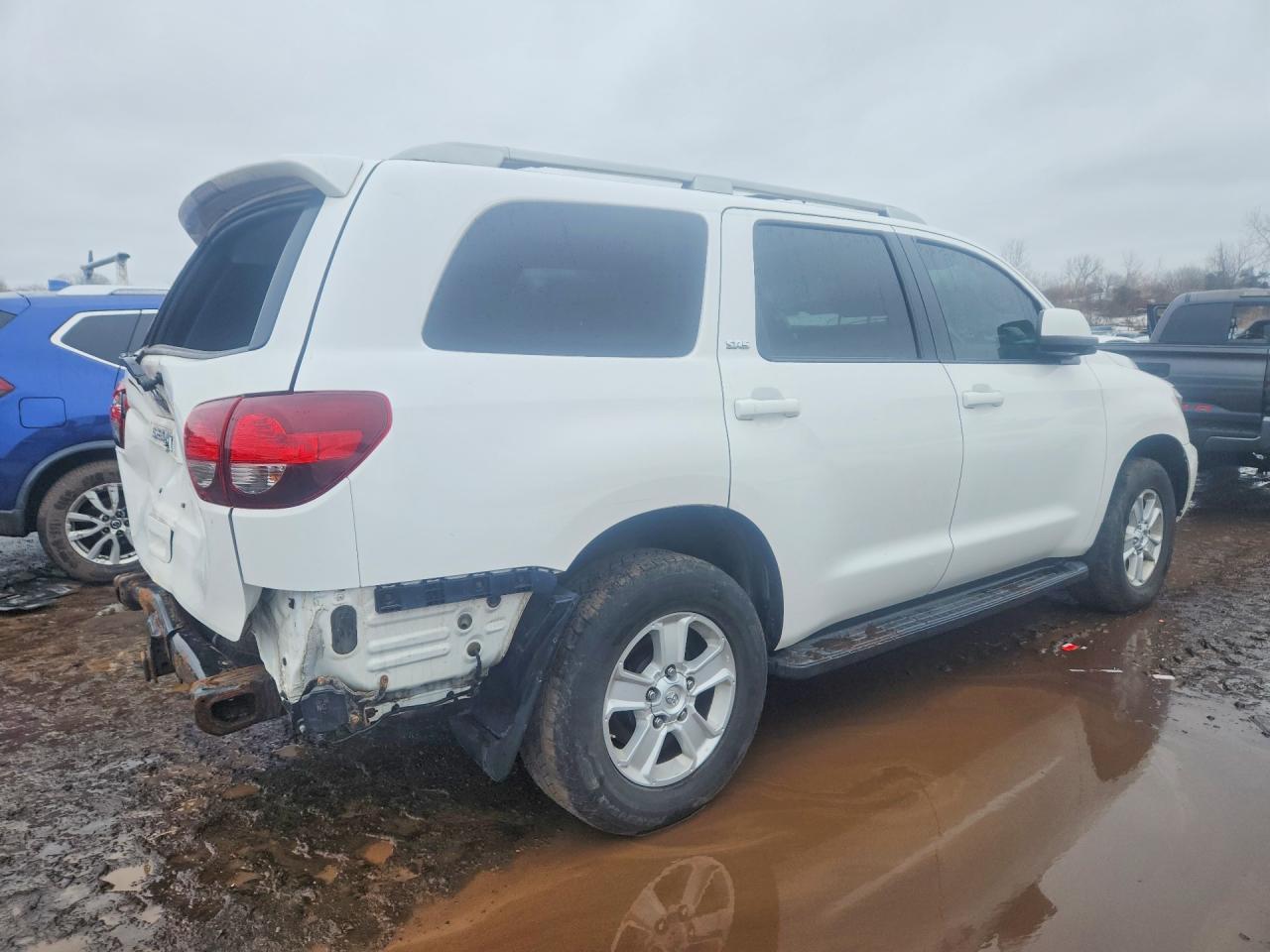 2018 TOYOTA SEQUOIA SR5/TRD Sport
