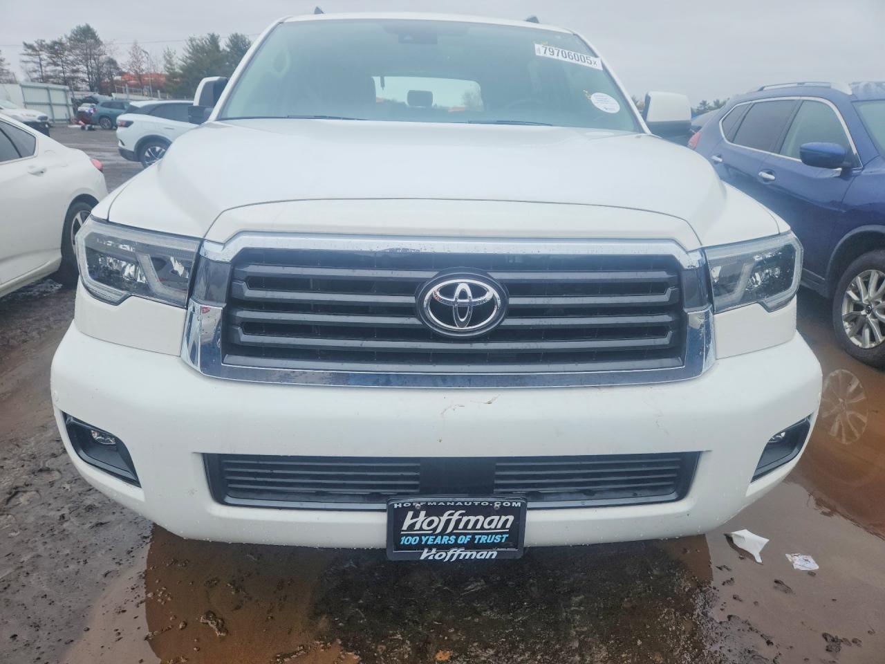 2018 TOYOTA SEQUOIA SR5/TRD Sport
