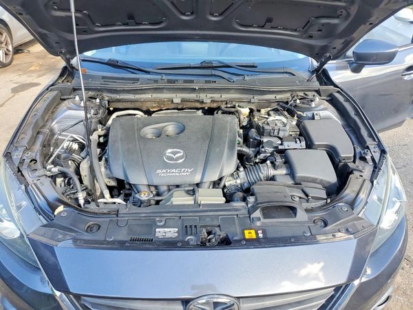 2015 MAZDA 3 Touring/GS