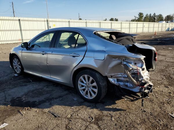 2018 TOYOTA CAMRY