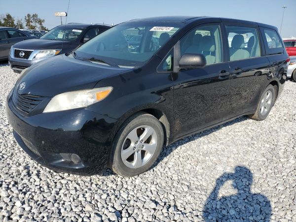 2014 TOYOTA SIENNA