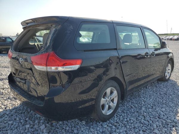 2014 TOYOTA SIENNA