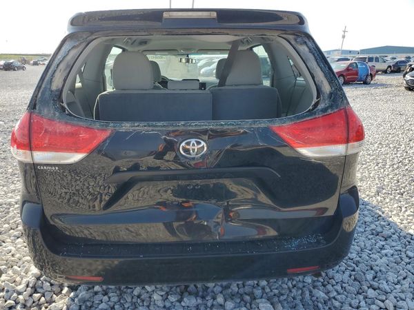 2014 TOYOTA SIENNA