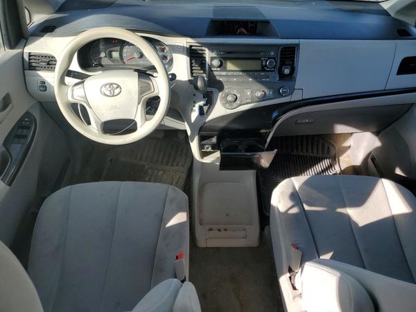 2014 TOYOTA SIENNA