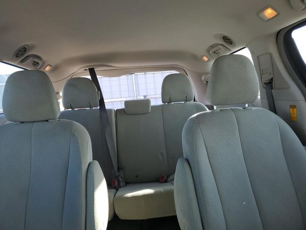 2014 TOYOTA SIENNA