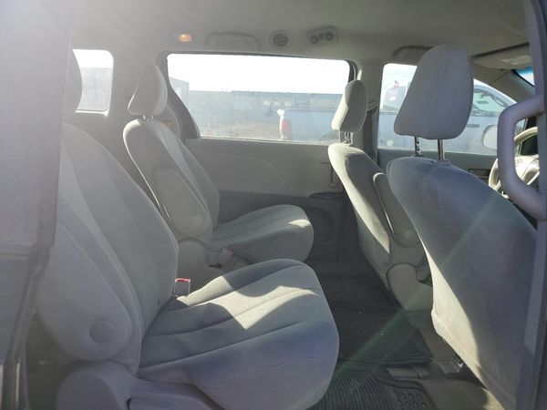 2014 TOYOTA SIENNA