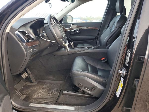 2016 VOLVO XC90 SV42 Momentum — DENT