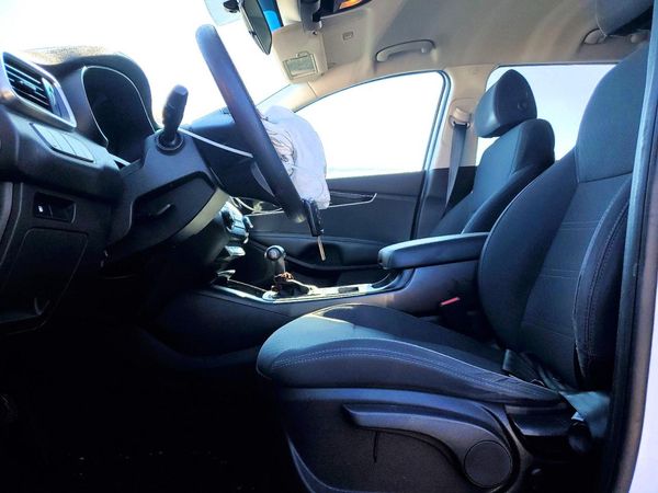2018 KIA SORENTO L, LX