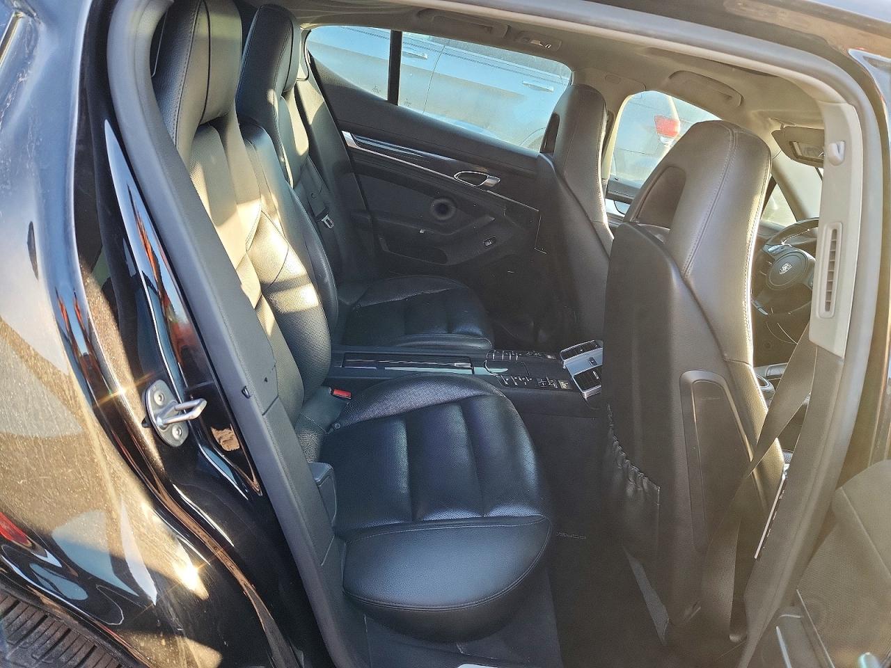 2014 PORSCHE PANAMERA Base (2WD), 4 (4WD)
