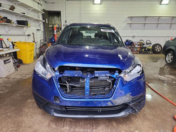 2018 NISSAN KICKS