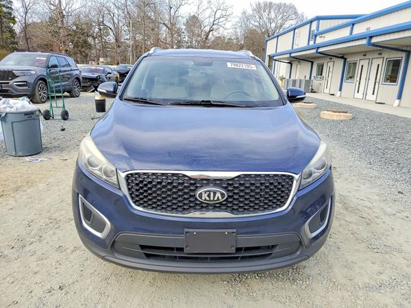 2017 KIA SORENTO L, LX