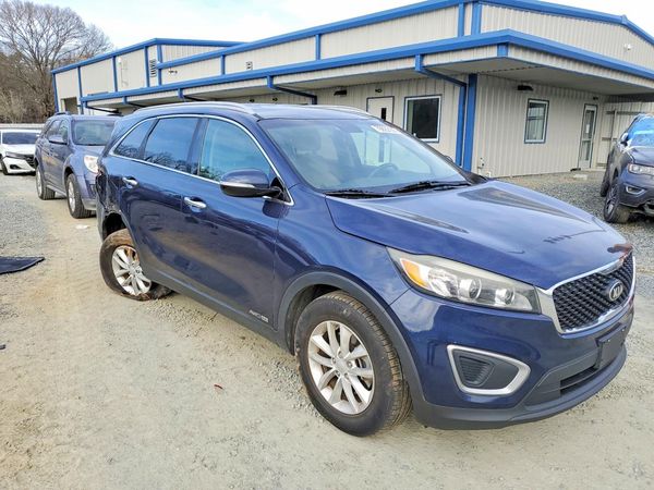 2017 KIA SORENTO L, LX