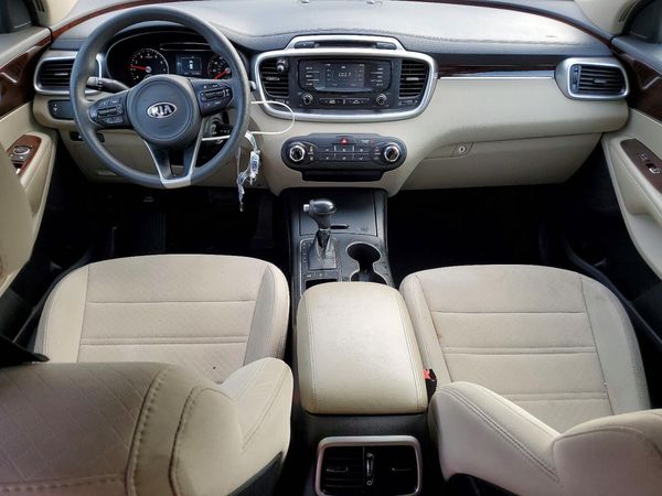 2017 KIA SORENTO L, LX