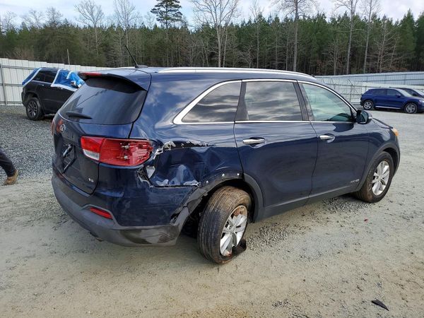 2017 KIA SORENTO L, LX