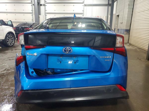 2019 TOYOTA PRIUS