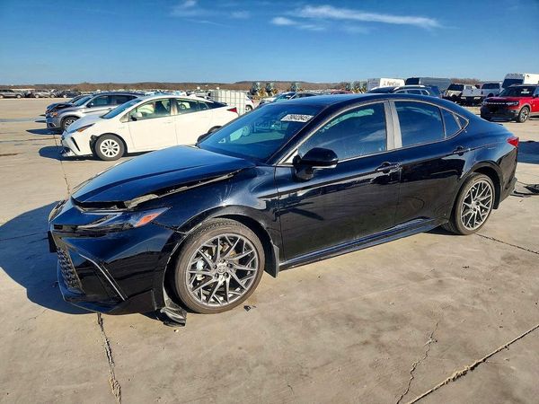2025 TOYOTA CAMRY
