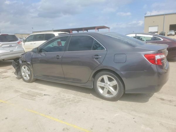 2014 TOYOTA CAMRY