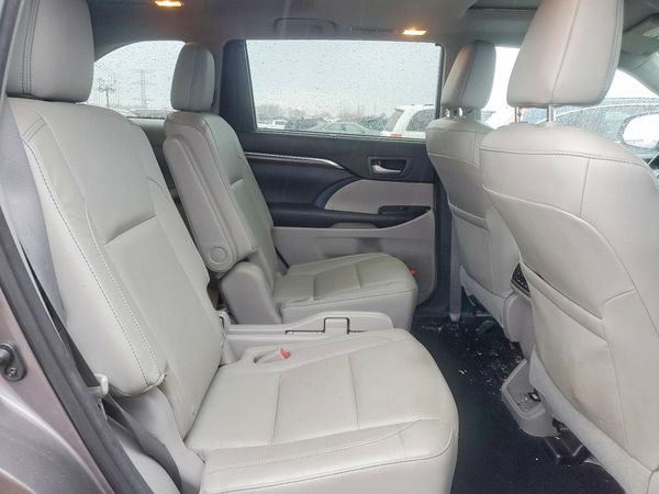 2016 TOYOTA HIGHLANDER