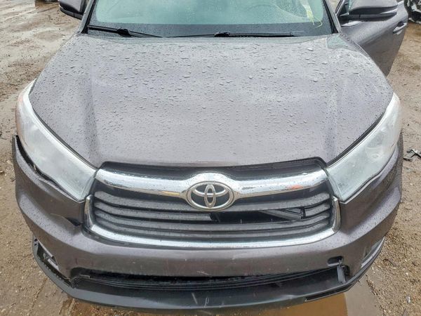 2016 TOYOTA HIGHLANDER