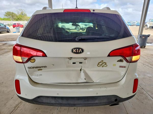 2015 KIA SORENTO GL