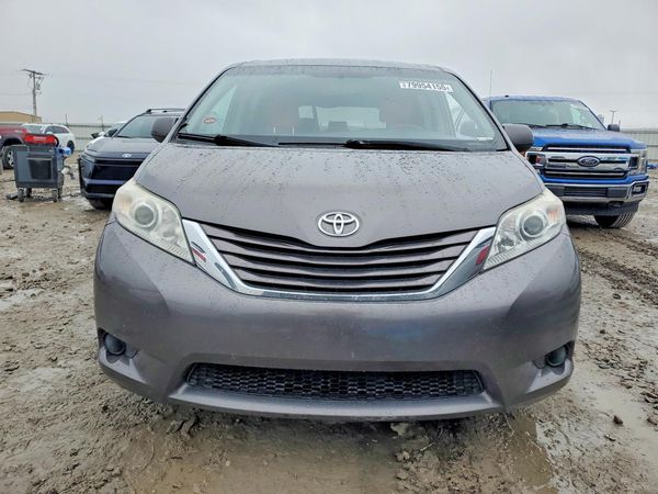 2017 TOYOTA SIENNA LE Mobility/LE
