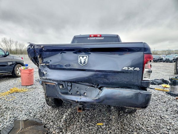 2018 RAM 1500 ST QUAD CAB 4X4