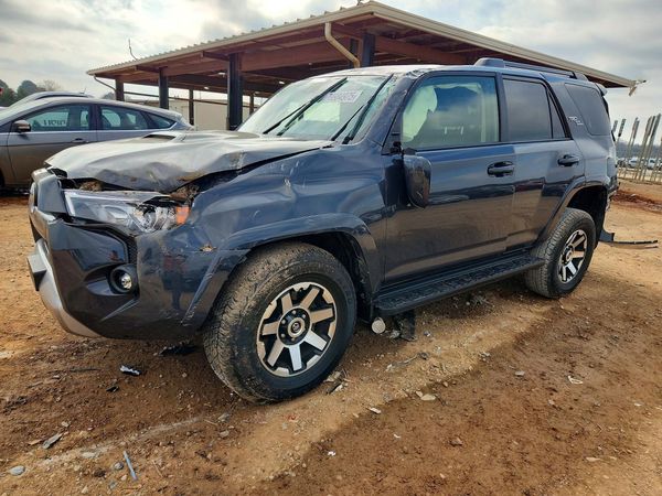 2024 TOYOTA 4RUNNER