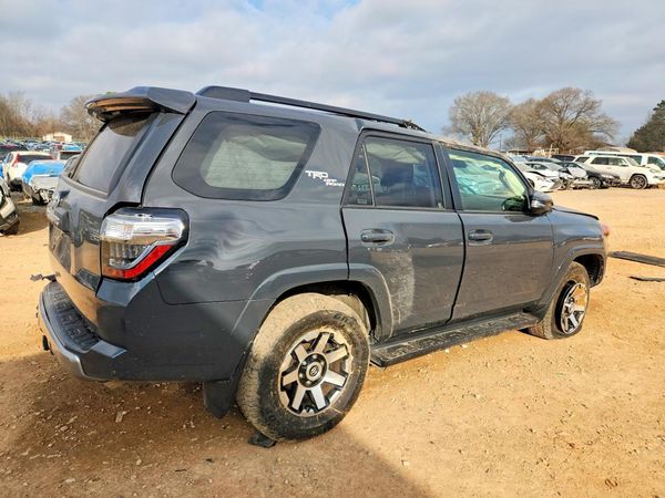 2024 TOYOTA 4RUNNER