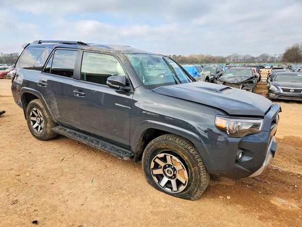 2024 TOYOTA 4RUNNER