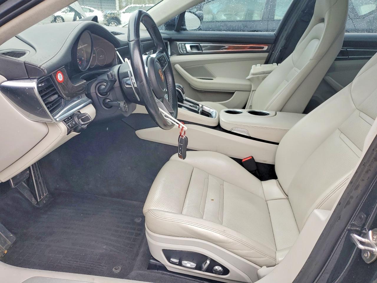 2017 PORSCHE PANAMERA