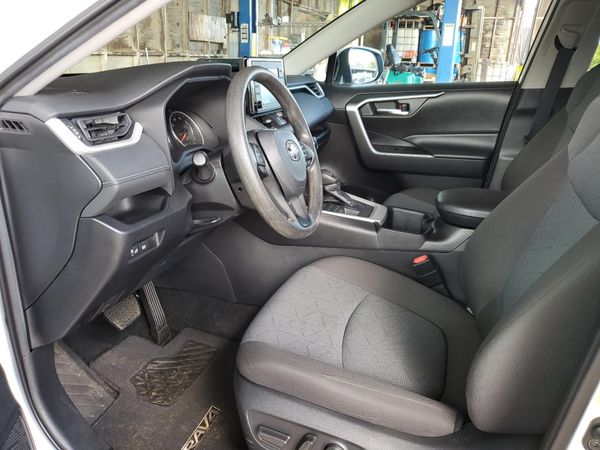 2022 TOYOTA RAV4 XLE