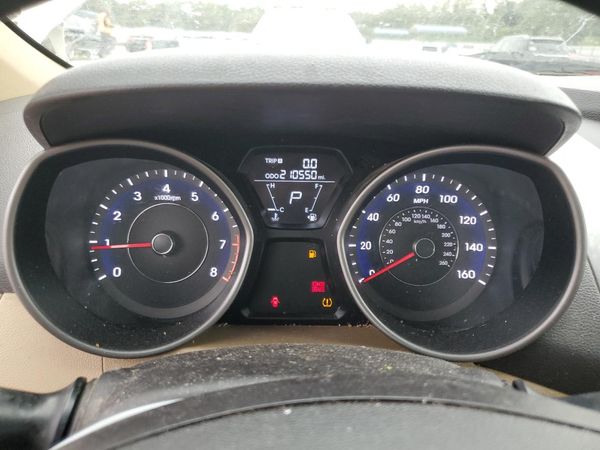 2013 HYUNDAI ELANTRA
