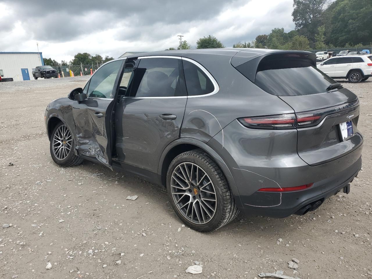 2021 PORSCHE CAYENNE