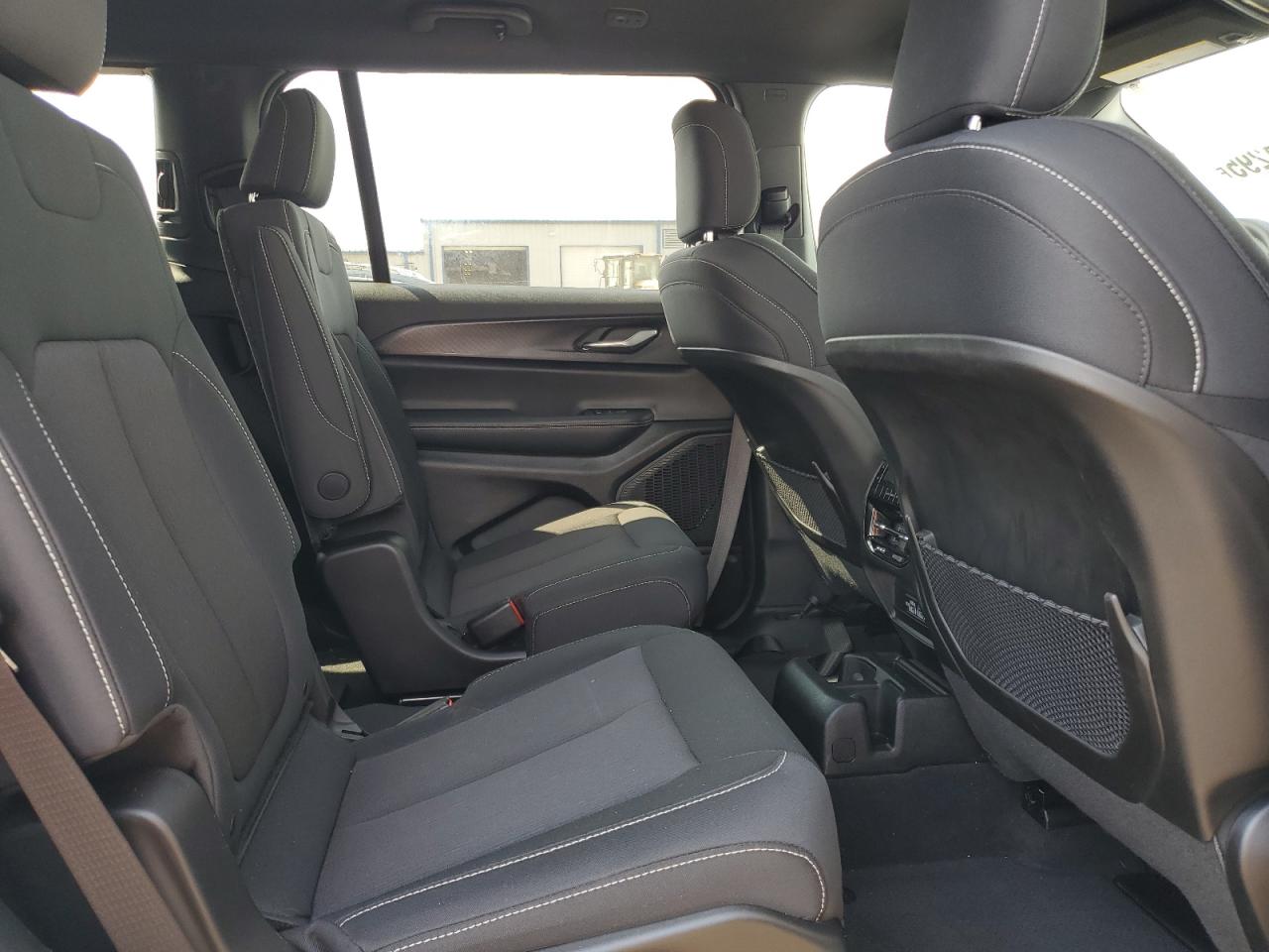 2025 JEEP GRAND CHEROKEE Laredo, Altitude