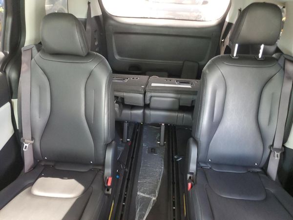2024 KIA CARNIVAL EX