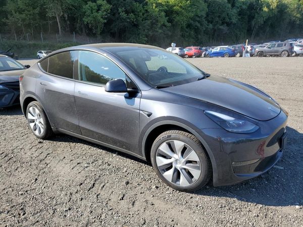 2024 TESLA MODEL Y