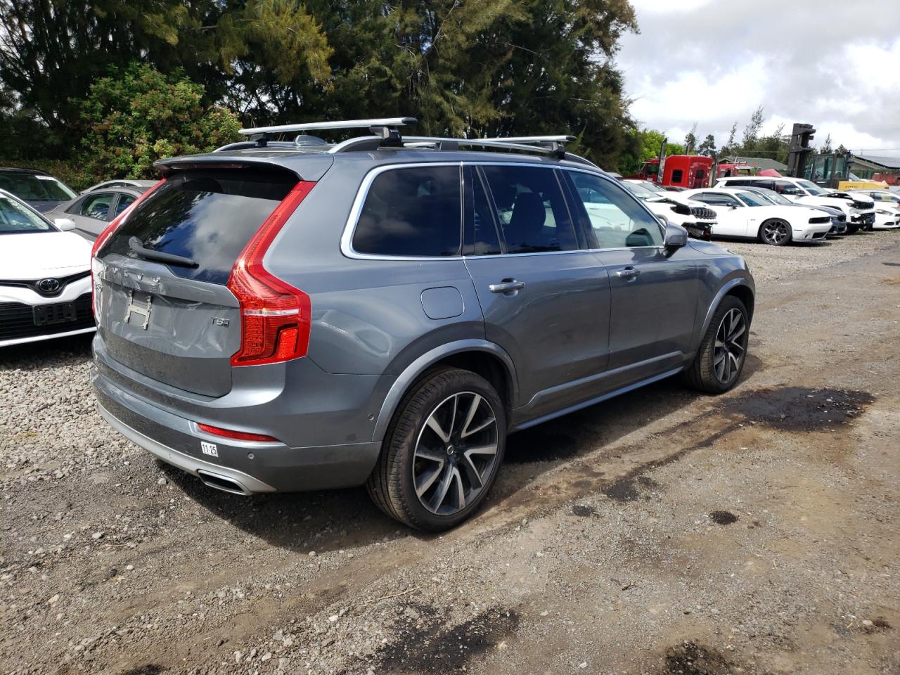 2019 VOLVO XC90 Momentum