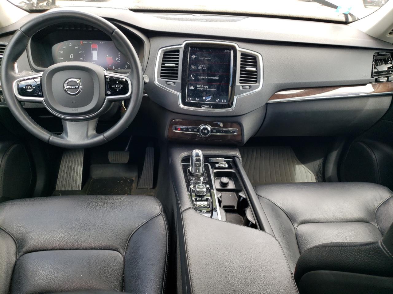 2019 VOLVO XC90 Momentum