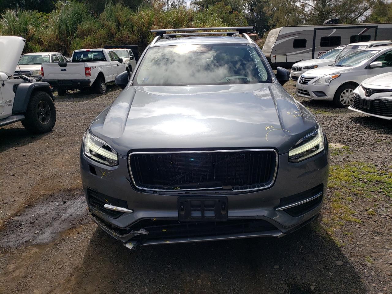 2019 VOLVO XC90 Momentum