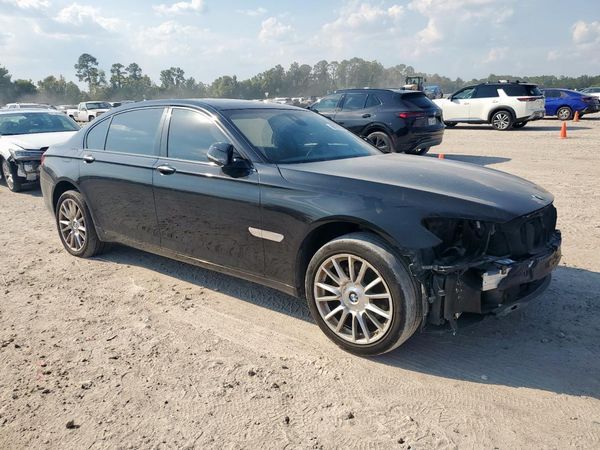 2013 BMW 740