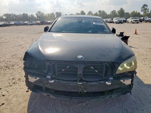 2013 BMW 740