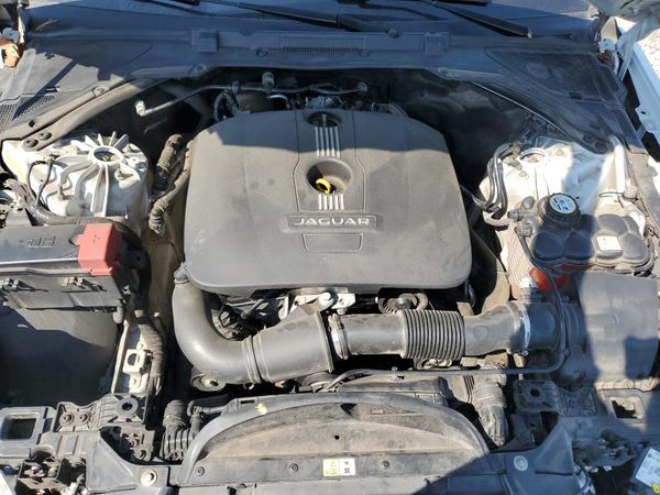 2017 JAGUAR XE