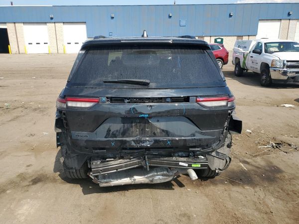 2024 JEEP GRAND CHEROKEE LAREDO 4X4